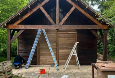 Traitement fongicide, nettoyage et lasure du chalet à Chambourcy Chambourcy 78240 - detail